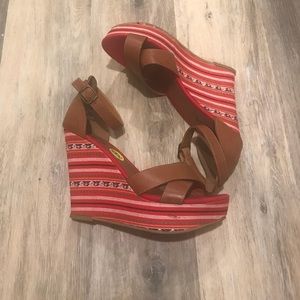 MIA Summer Wedges